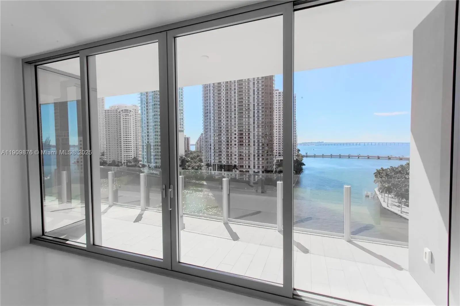 2 bedroom 3 bath Residential for sale at 300 Biscayne Blvd Way # 1003, Miami FL 33131