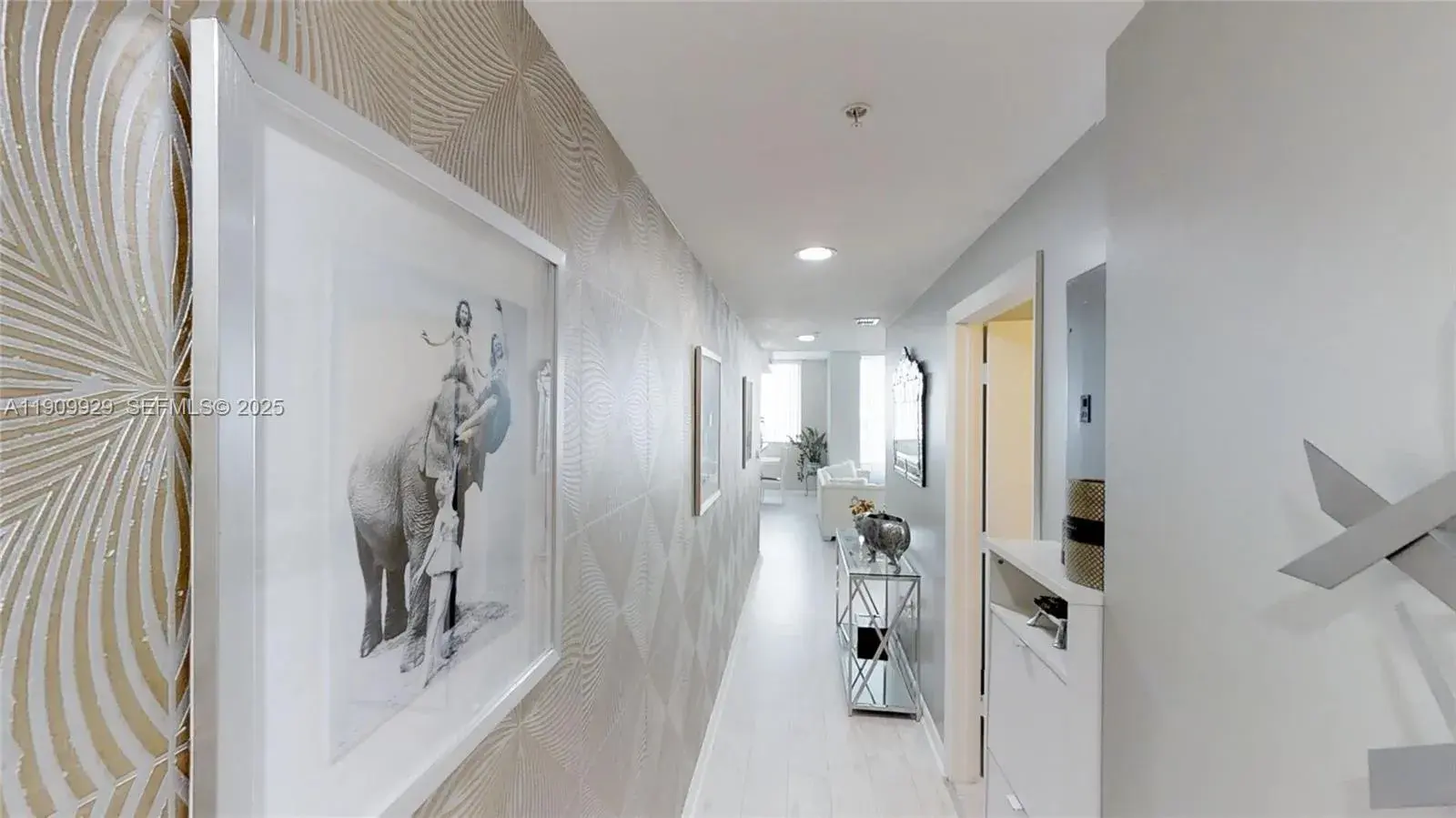 2 bedroom 2 bath Residential Lease for rent at 253 NE 2nd St # 1602, Miami FL 33132