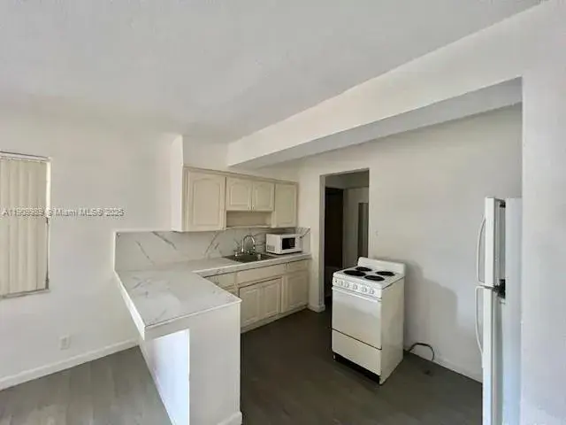 1930 Thomas St # 1930, Hollywood FL 33020