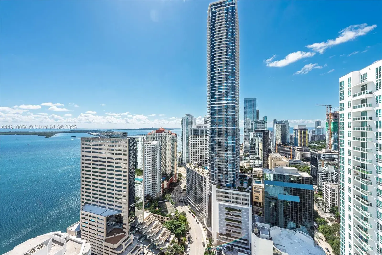 2 bedroom 2 bath Residential for sale at 950 Brickell Bay Dr # 4007, Miami FL 33131