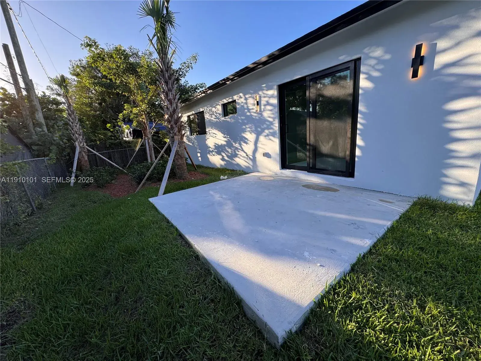 2430 NW 22nd Rd, Fort Lauderdale FL 33311