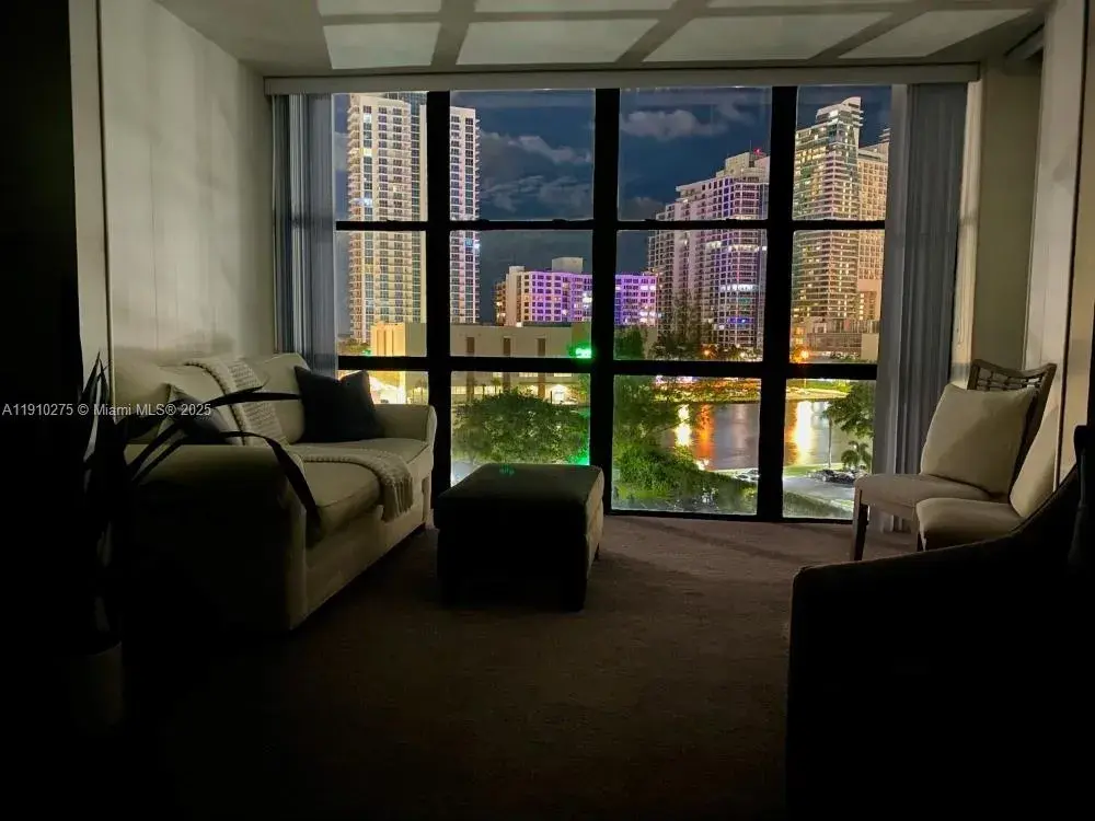 800 Parkview Dr # 726, Hallandale Beach FL 33009