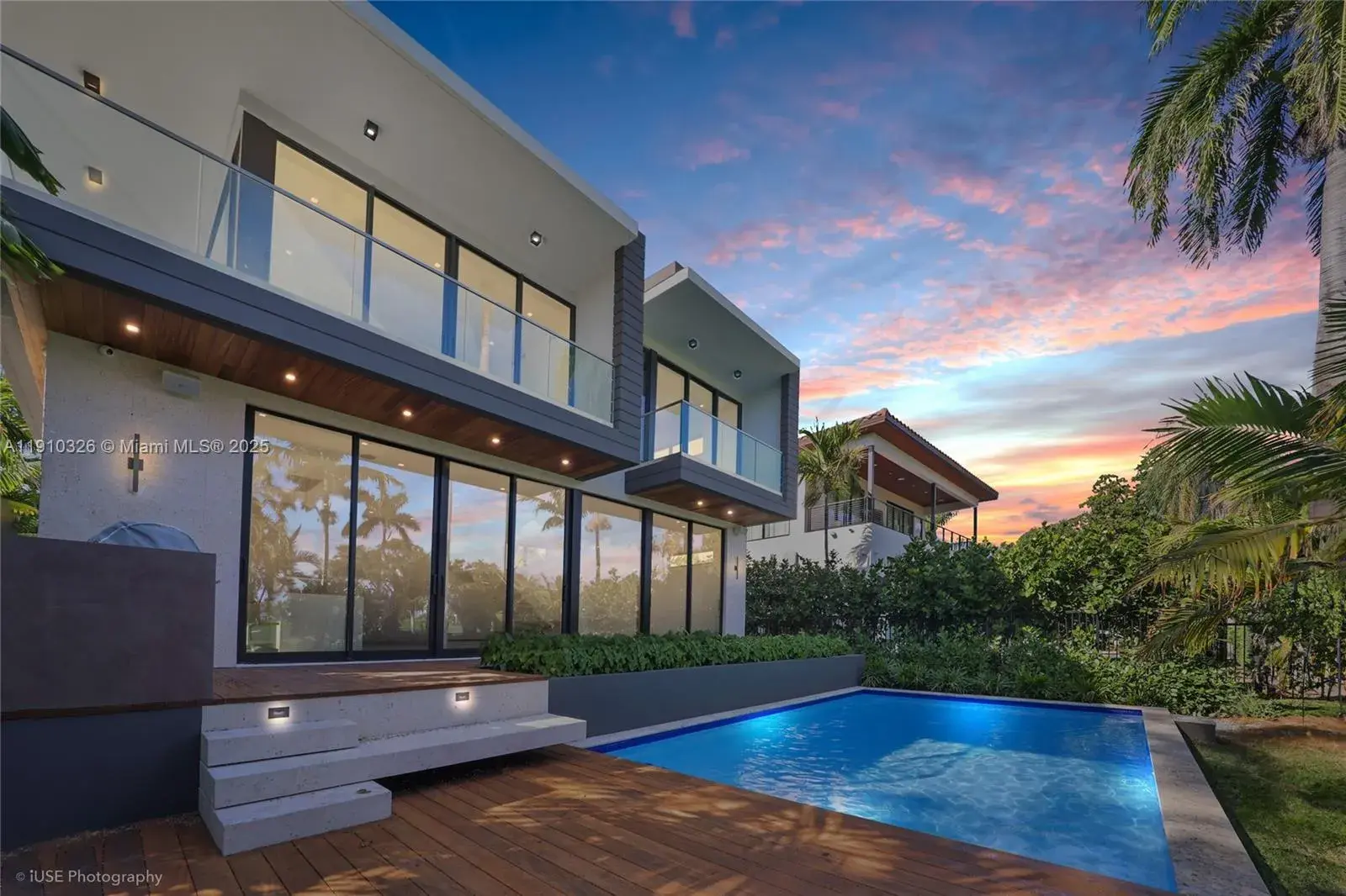 6 bedroom 5 bath for sale at 5825 Alton Rd, Miami Beach FL 33140