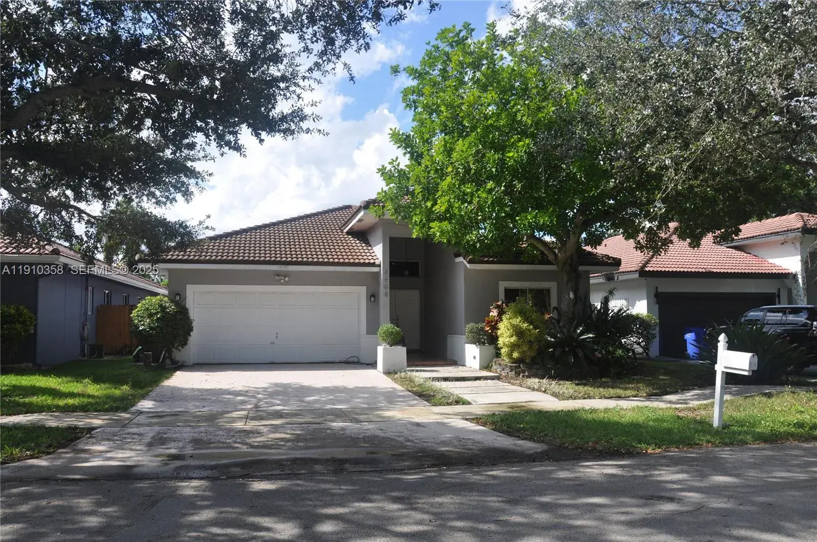 3 bedroom 2 bath Residential for sale at 2908 N 36th Ave, Hollywood FL 33021