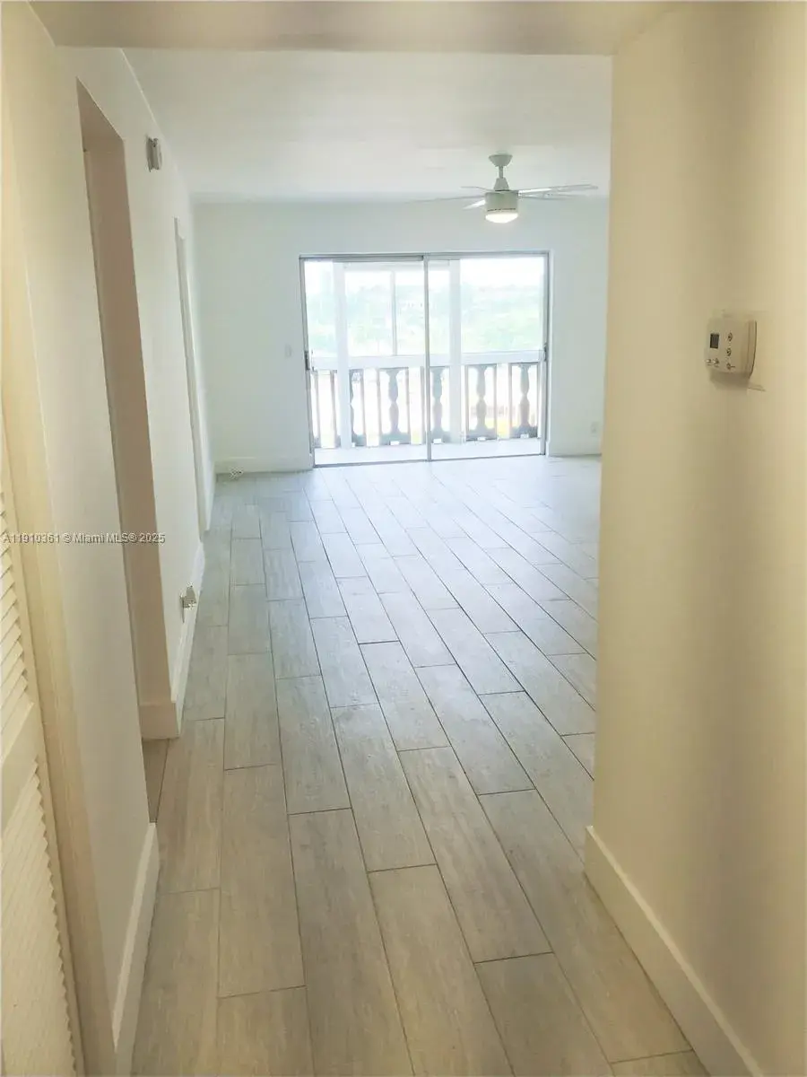 215 SE 3rd Ave # 307C, Hallandale Beach FL 33009