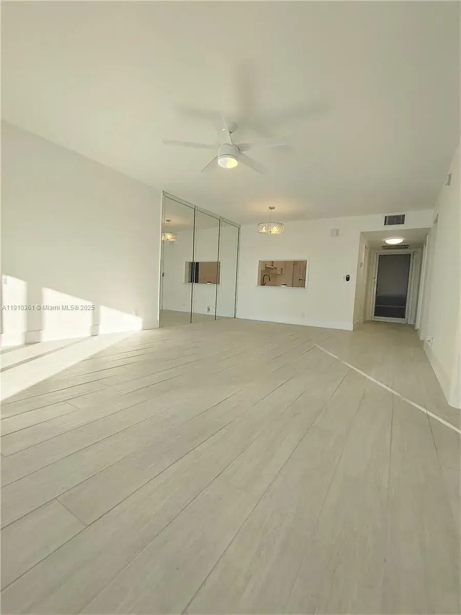 215 SE 3rd Ave # 307C, Hallandale Beach FL 33009