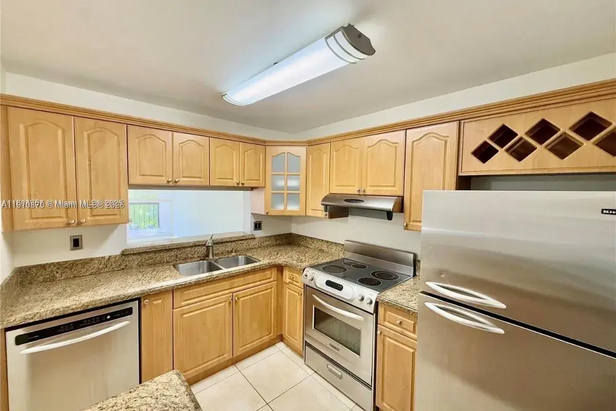 10825 SW 112th Ave # 302, Miami FL 33176