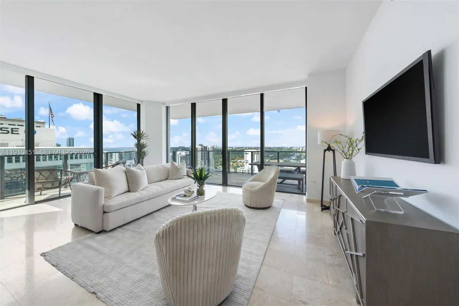3 bedroom 3 bath Residential for sale at 88 SW 7th St # 2602, Miami FL 33130