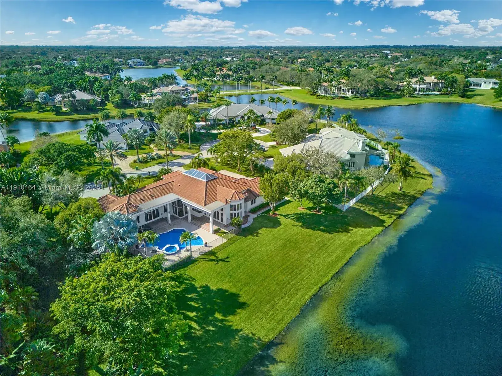 2939 Paddock Ln, Weston FL 33331