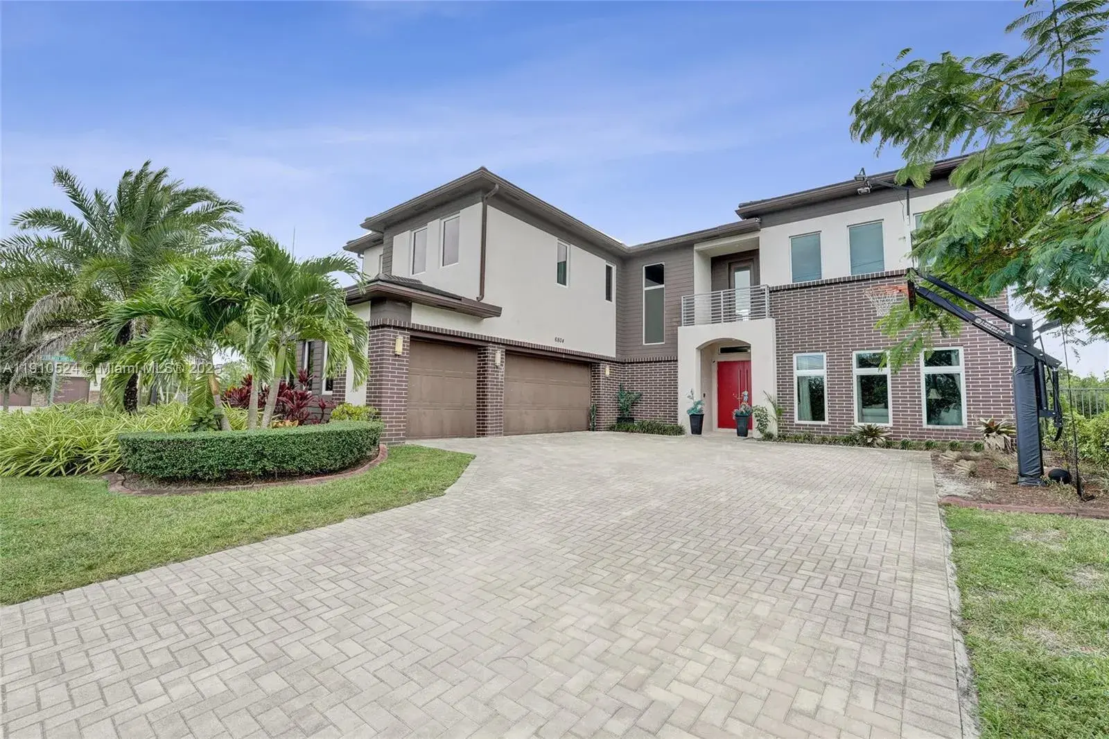 5 bedroom 5 bath Residential for sale at 6804 N Stillwater Shores Dr, Davie FL 33314