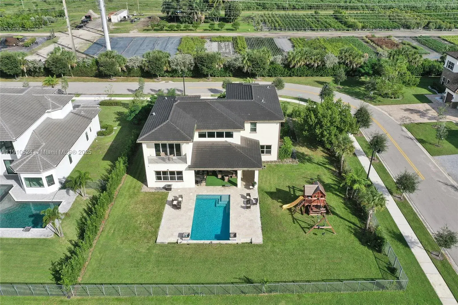 6804 N Stillwater Shores Dr, Davie FL 33314