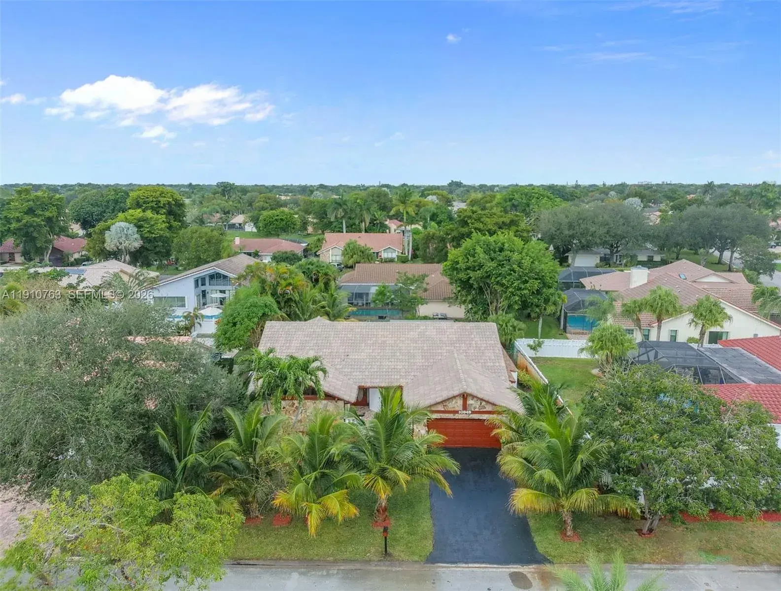 10949 NW 1st Mnr, Coral Springs FL 33071