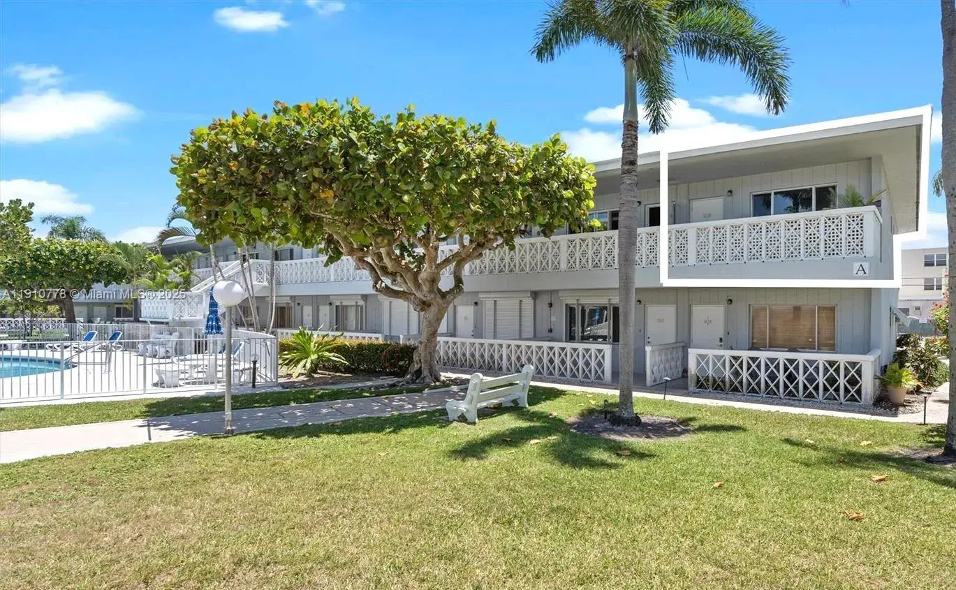 1 bedroom 1 bath Residential Lease for rent at 2170 NE 51st Ct # A30, Fort Lauderdale FL 33308