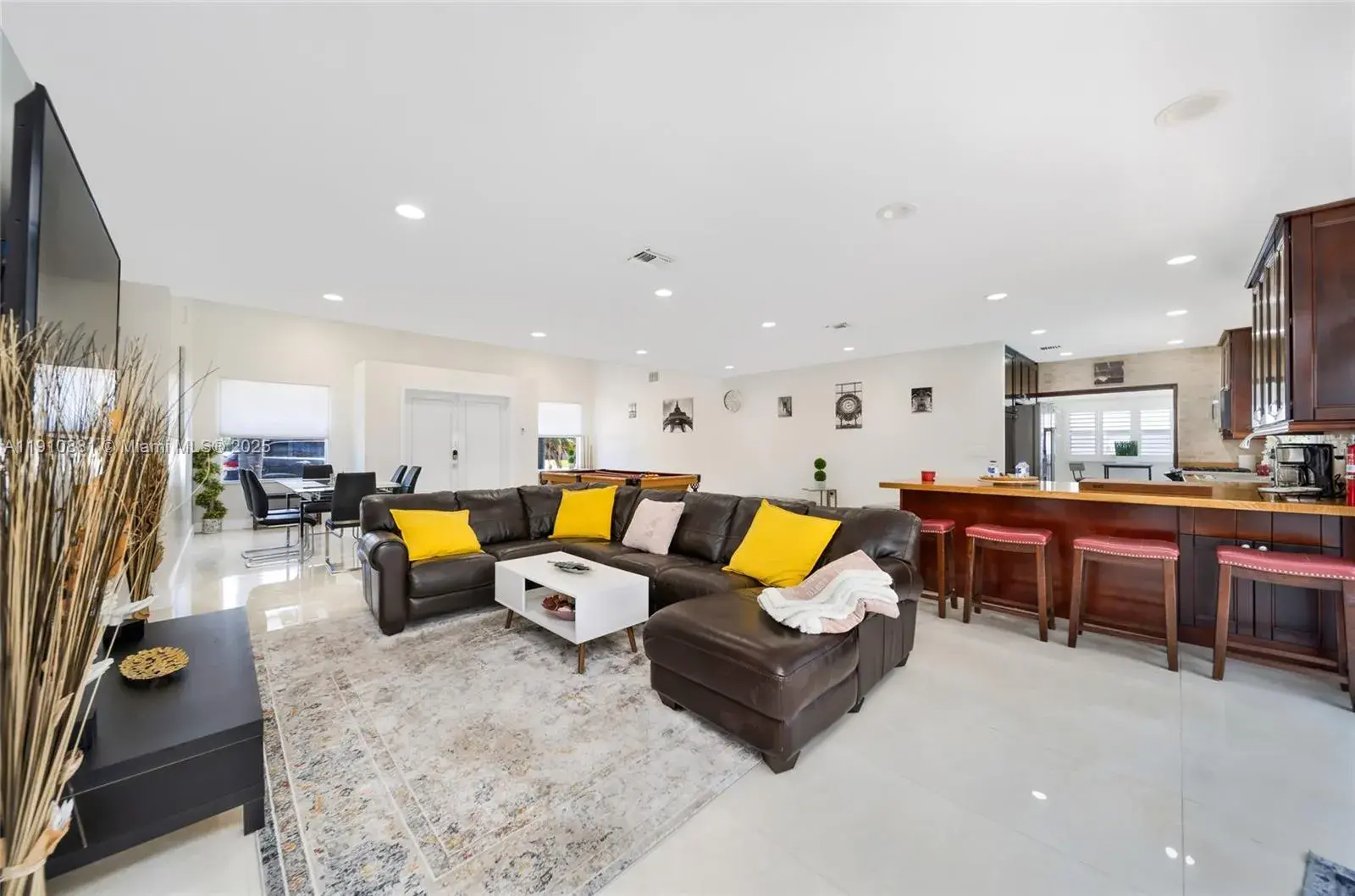31 SE 12th St, Pompano Beach FL 33060