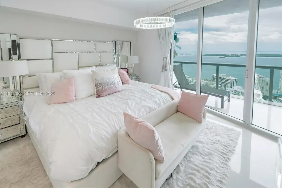 465 Brickell Ave # 4705, Miami FL 33131