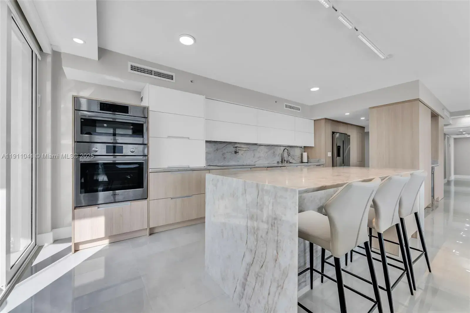 19707 Turnberry Way # 21E, Aventura FL 33180