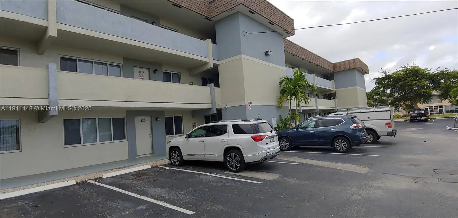 1 bedroom 1 bath Residential for sale at 1400 NE 54th St # 206, Fort Lauderdale FL 33334