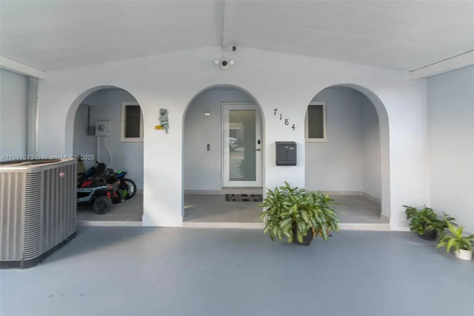 7184 W 2nd Ct, Hialeah FL 33014