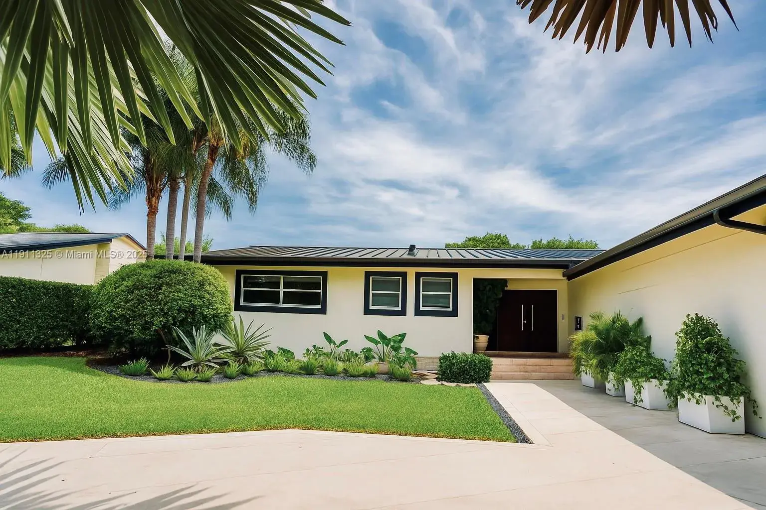 4 bedroom 4 bath Residential Lease for rent at 247 E East Shore Dr, Miami FL 33133