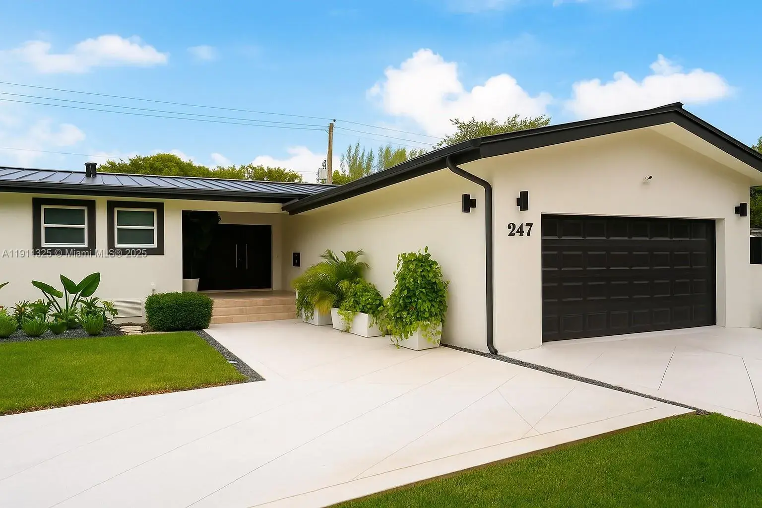 247 E East Shore Dr, Miami FL 33133