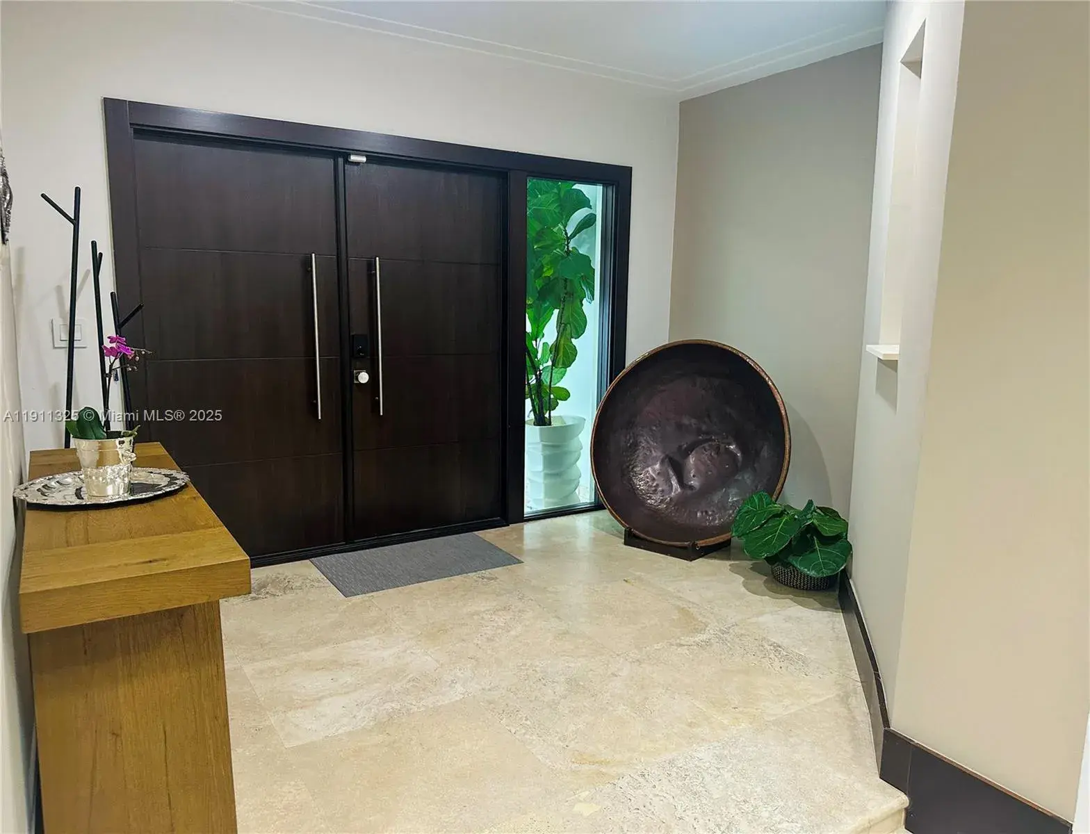 247 E East Shore Dr, Miami FL 33133