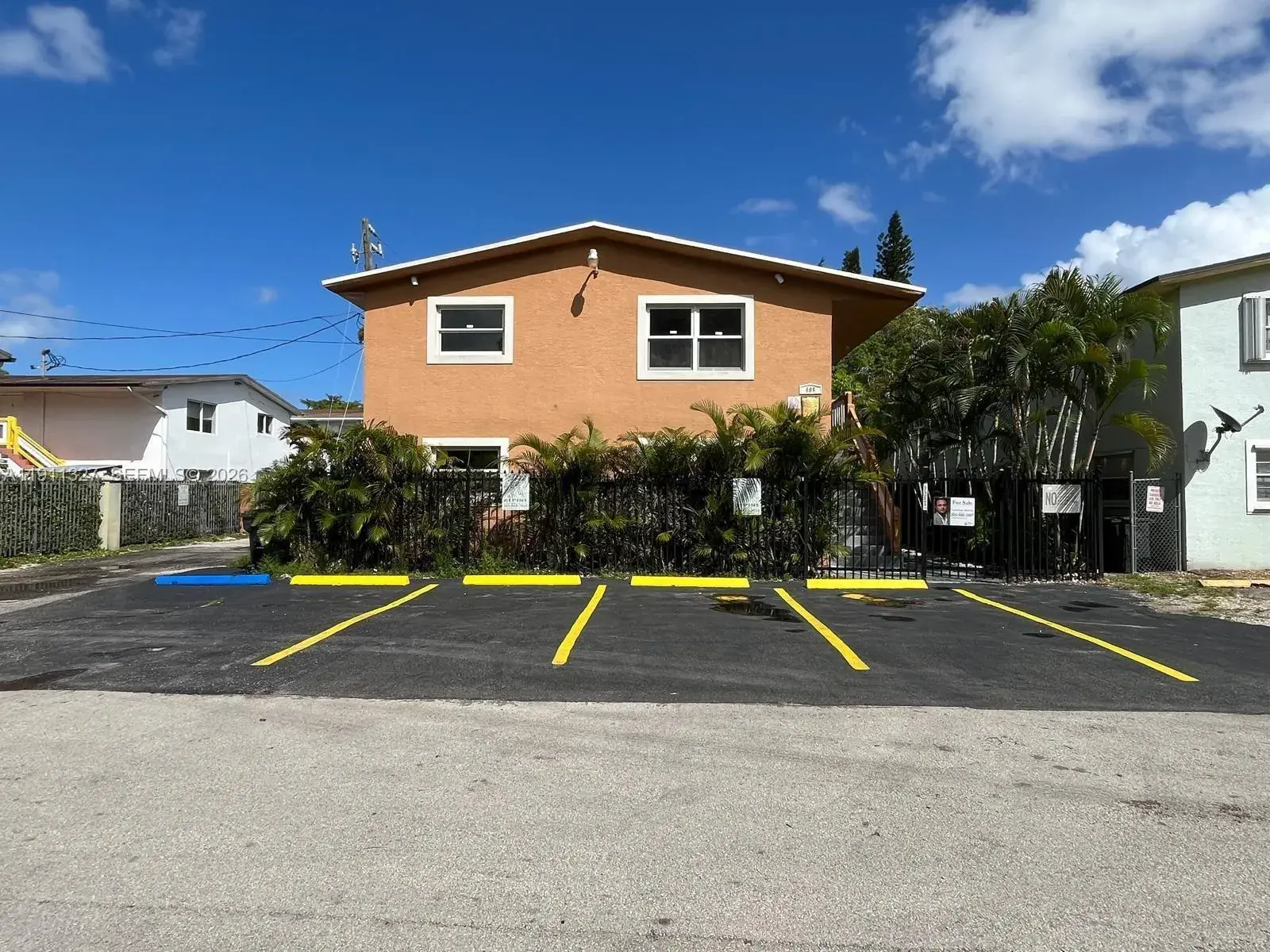Residential Income for sale at 608 SW 16th Ave, Fort Lauderdale FL 33312