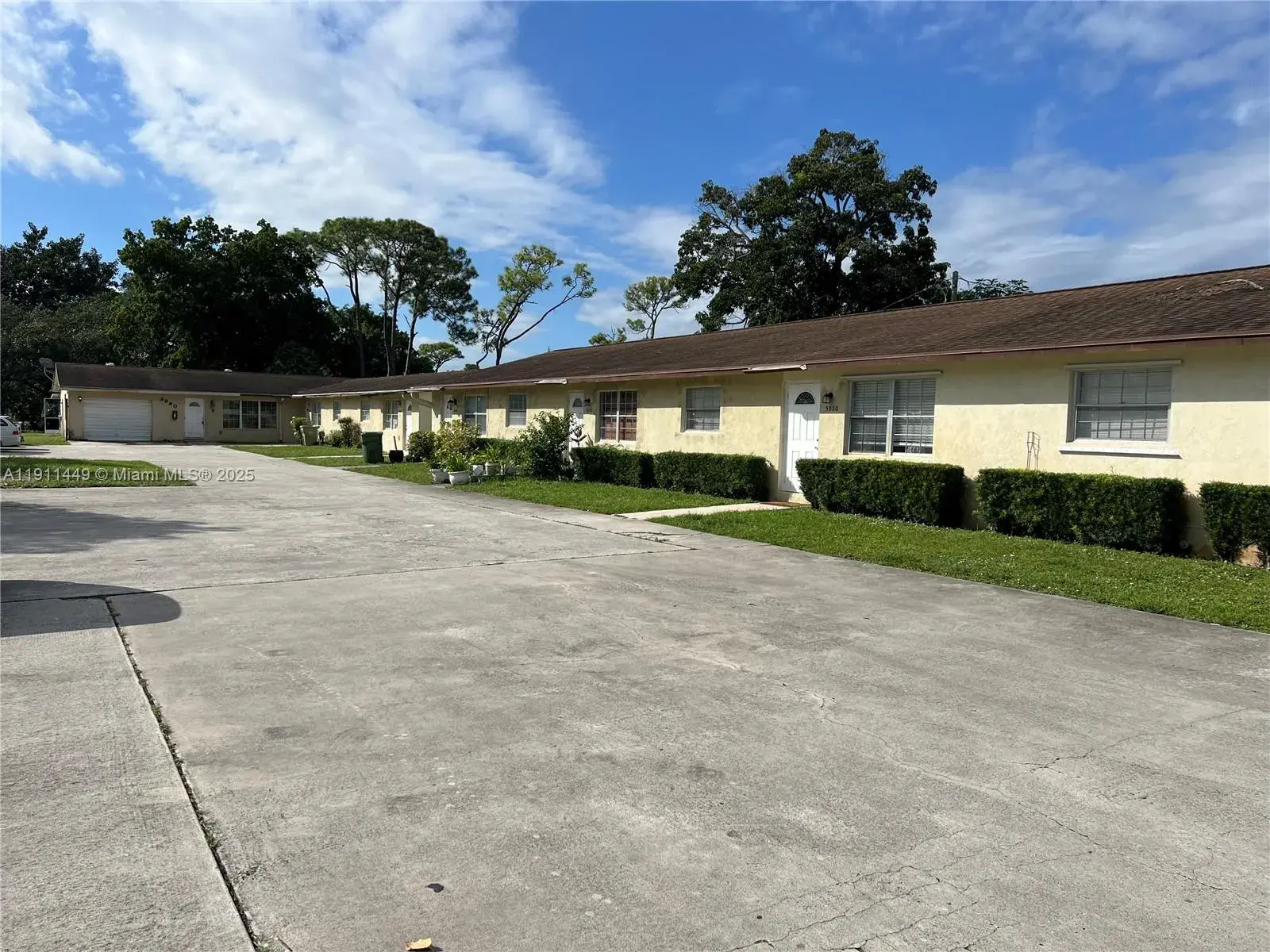 Commercial Sale for sale at 3880 Dale Rd, Palm Springs FL 33406