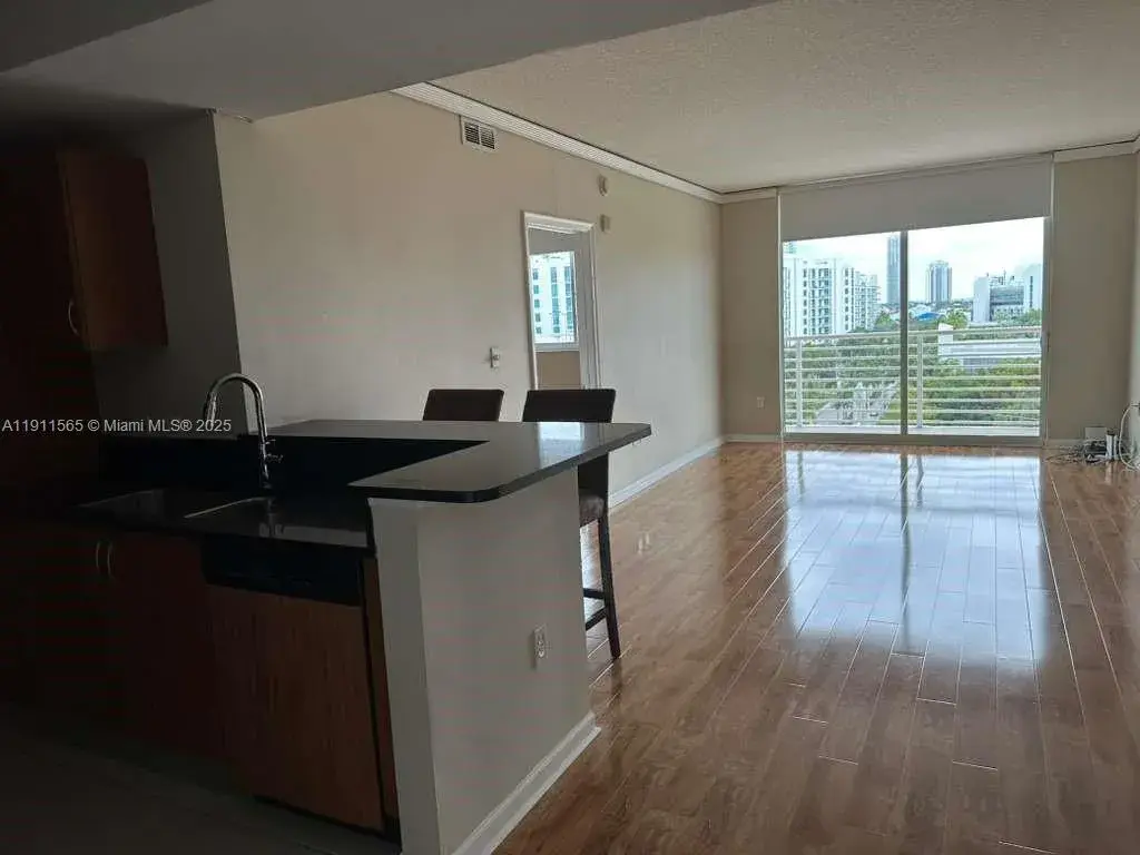 2 bedroom 2 bath Residential Lease for rent at 18800 NE 29th Ave # 913, Aventura FL 33180