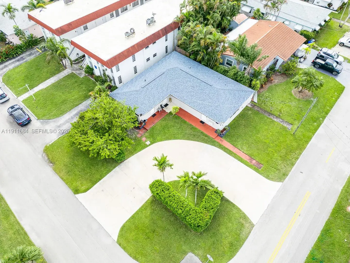 Residential Income for sale at 1508 E Garfield St, Hollywood FL 33020