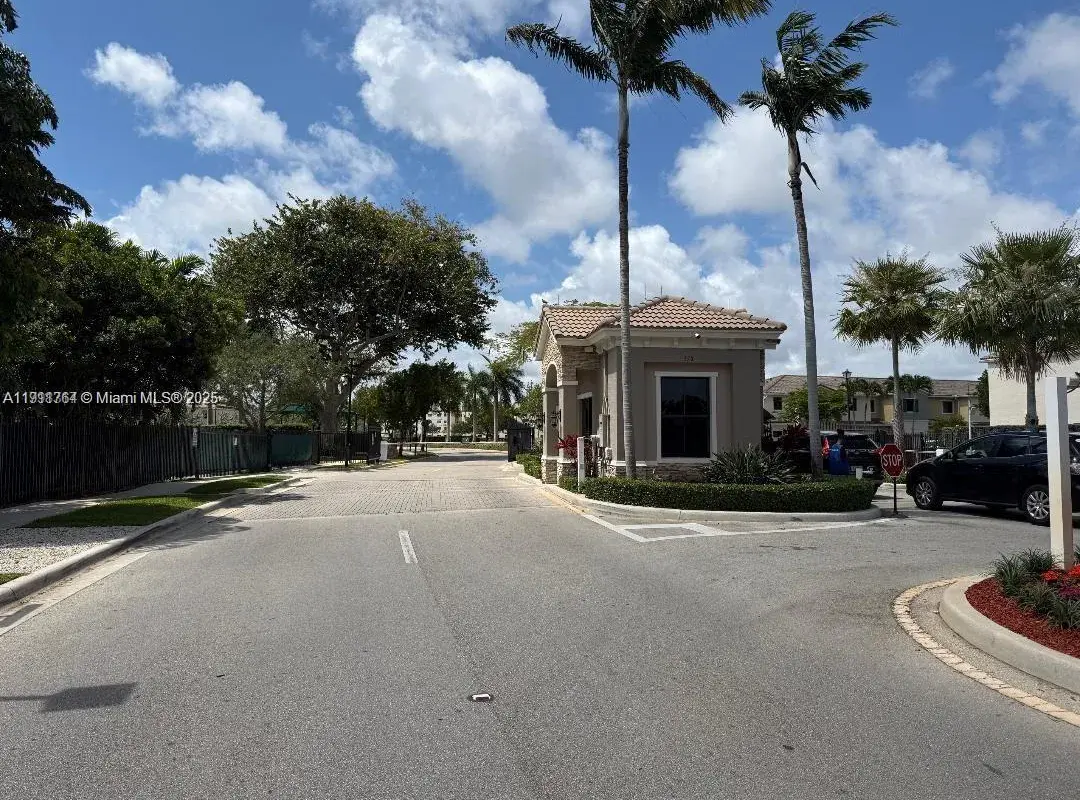 424 NE 194 Ter, Miami FL 33179
