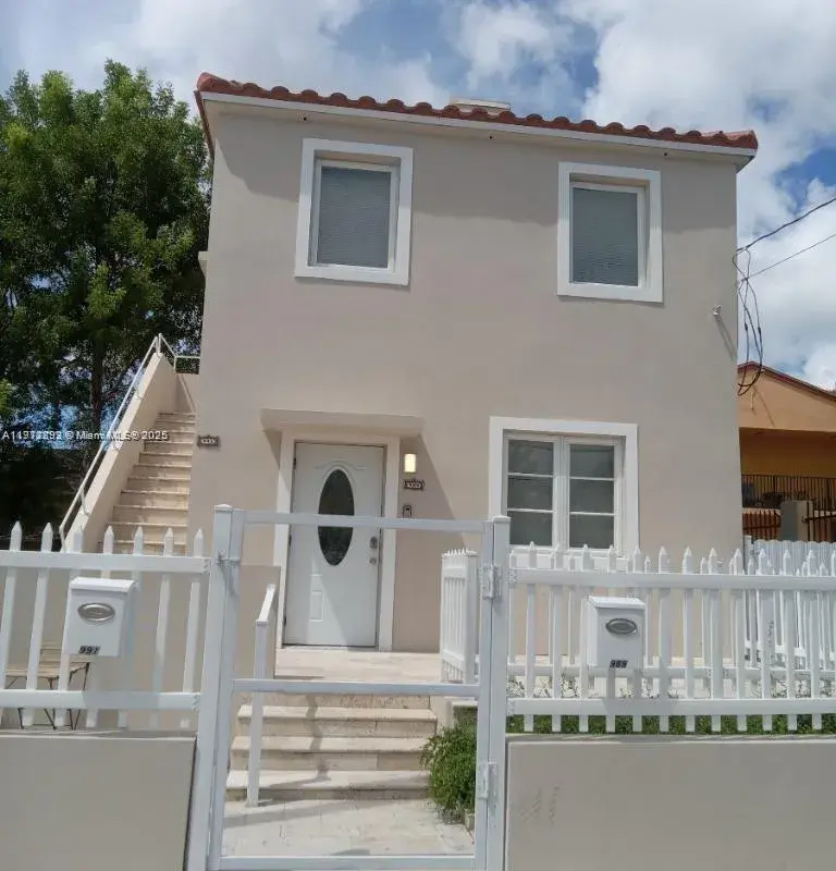 243 SW 10th Ave, Miami FL 33130