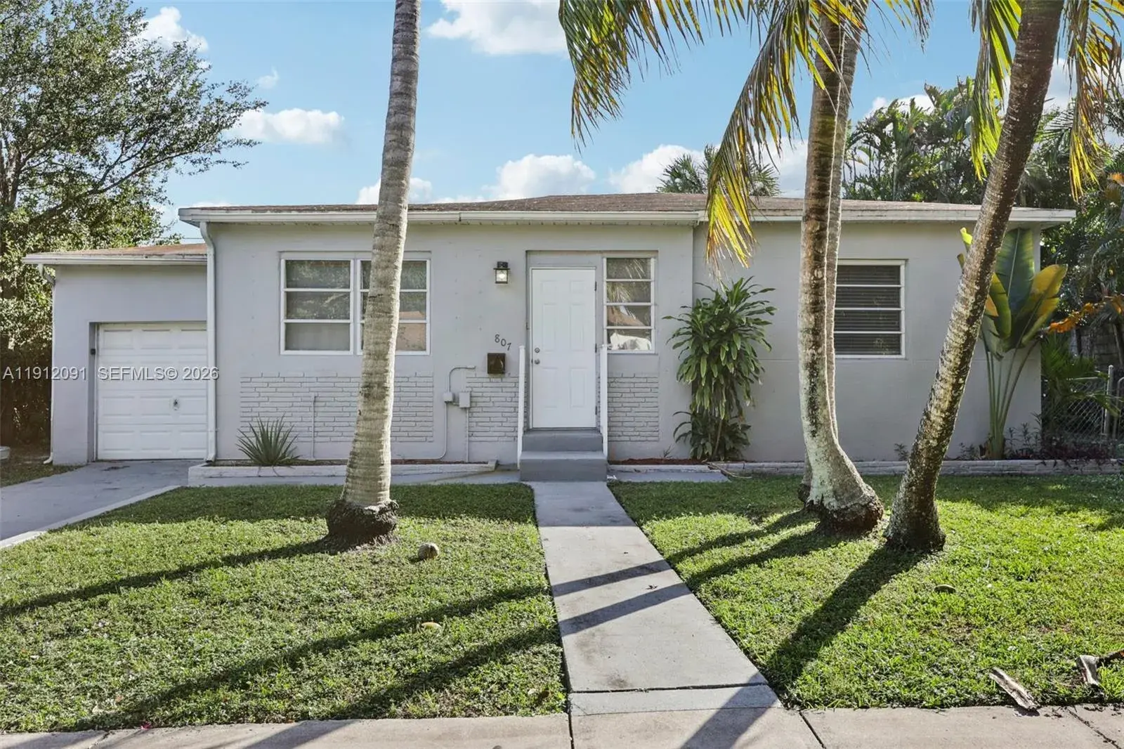 2 bedroom 1 bath Residential Lease for rent at 807 N 26th Ave, Hollywood FL 33020
