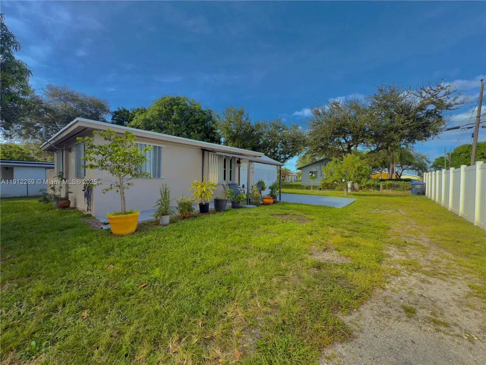 6137 Garfield St, Hollywood FL 33024