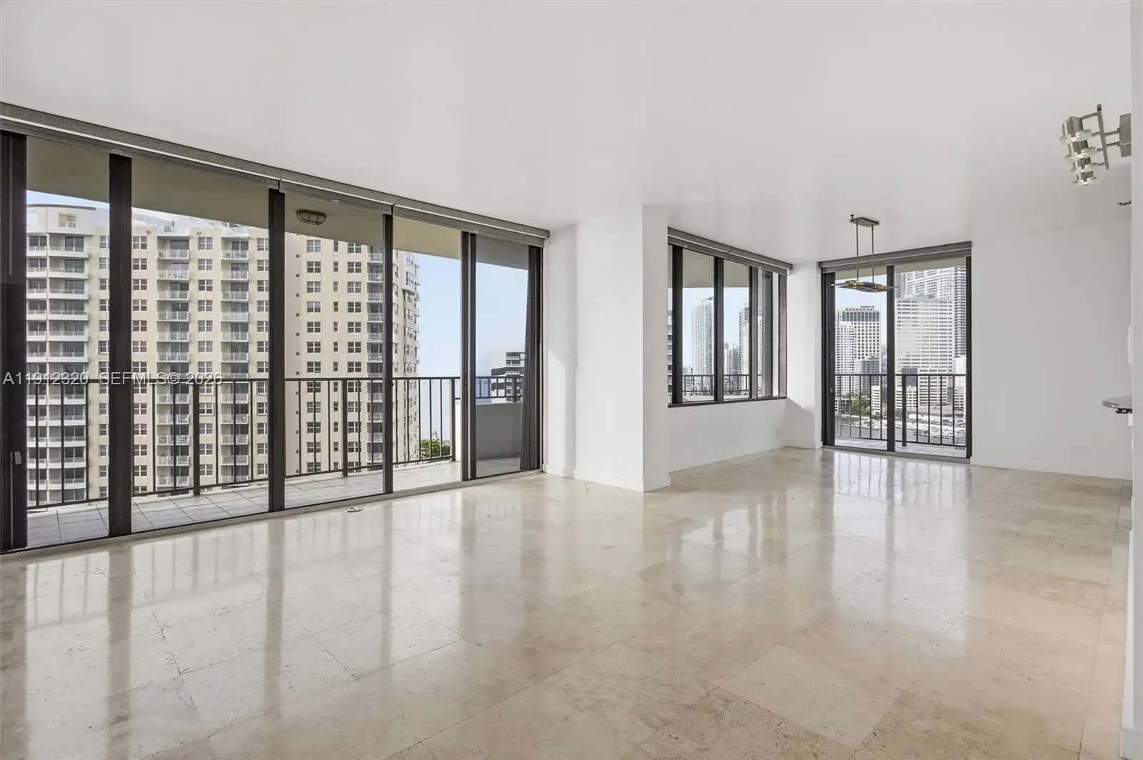 520 Brickell Key Dr # A1615, Miami FL 33131
