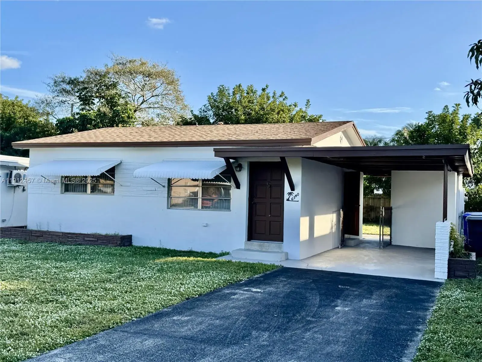 2 bedroom 1 bath Residential for sale at 6340 Washington St, Hollywood FL 33023