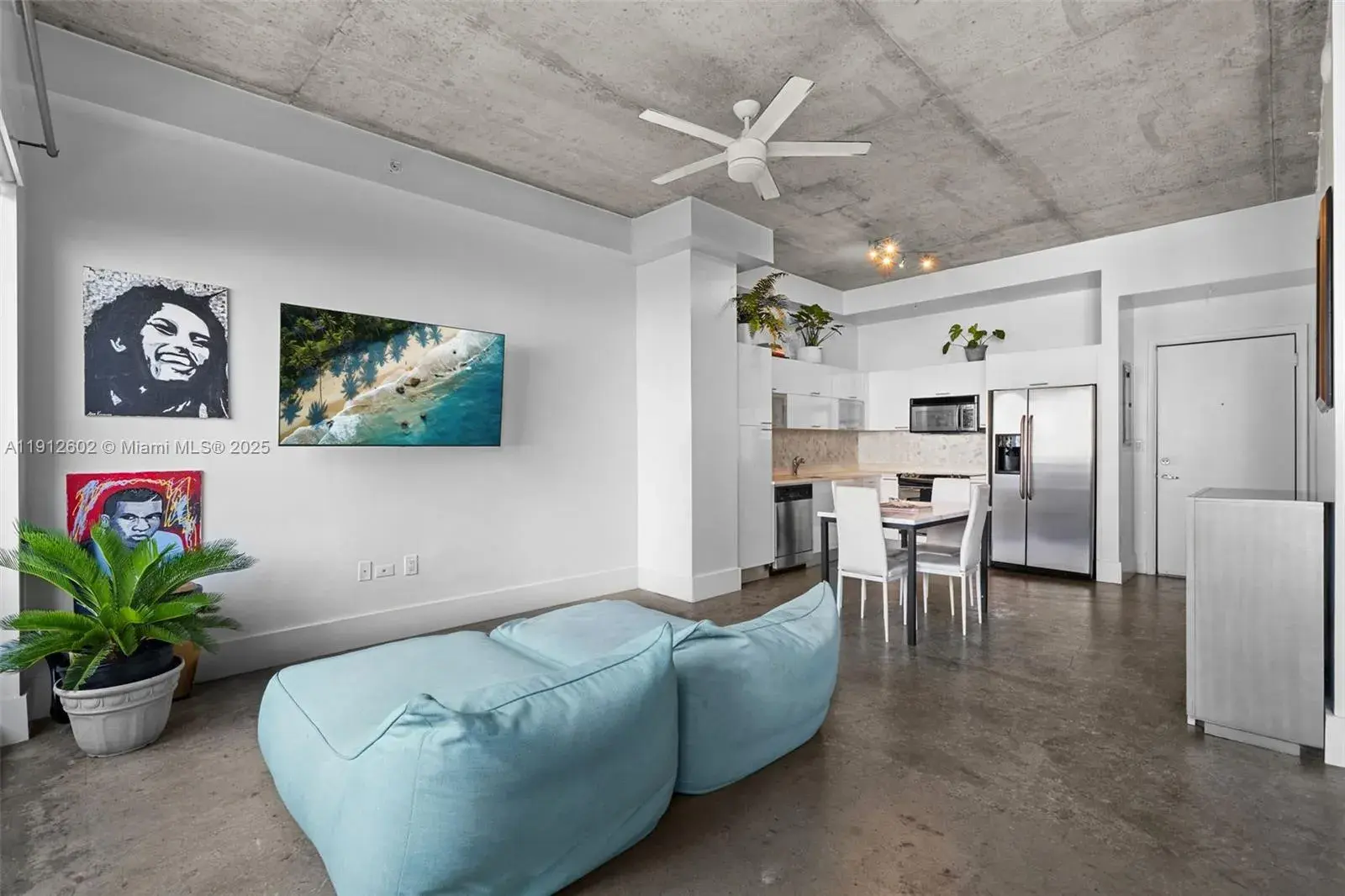 1 bedroom 1 bath Residential for sale at 133 NE 2nd Ave # 909, Miami FL 33132