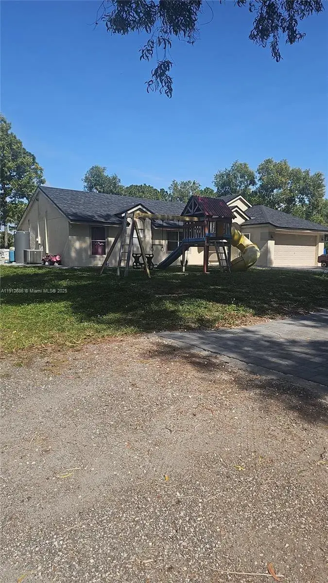 16311 E Secretariat Dr, Loxahatchee FL 33470