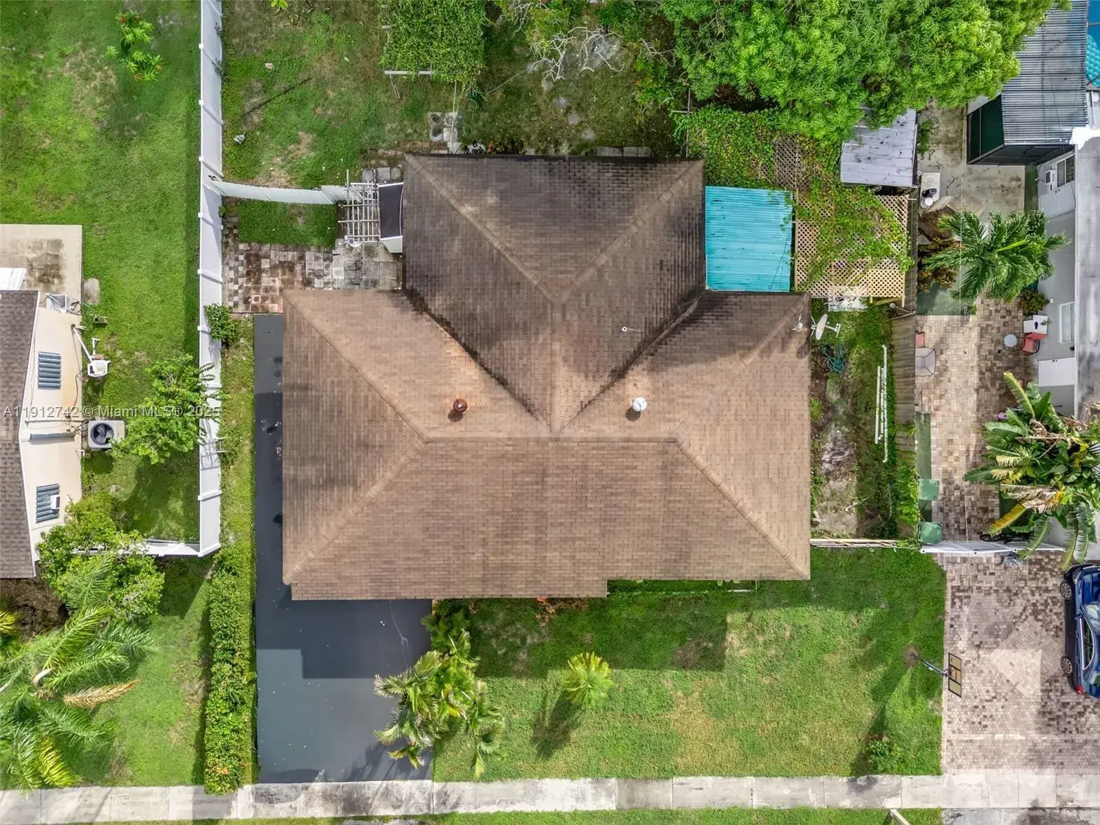 136 Cayman Dr, Palm Springs FL 33461