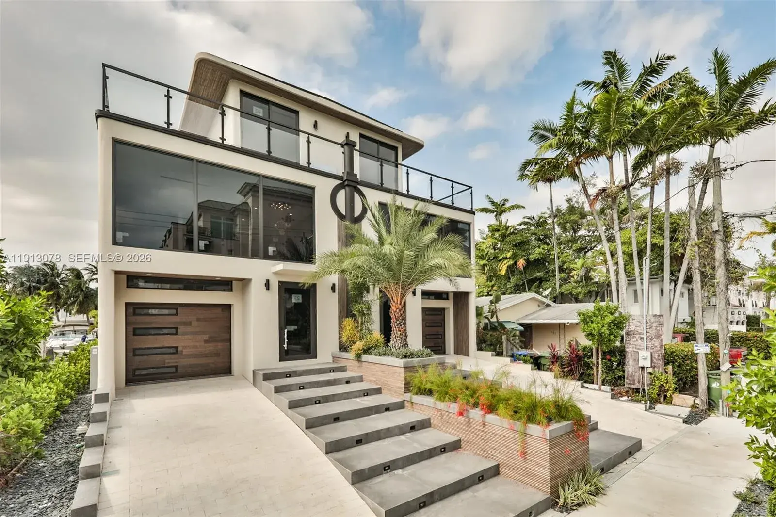 4 bedroom 4 bath Residential for sale at 321 Hendricks Isle, Fort Lauderdale FL 33301
