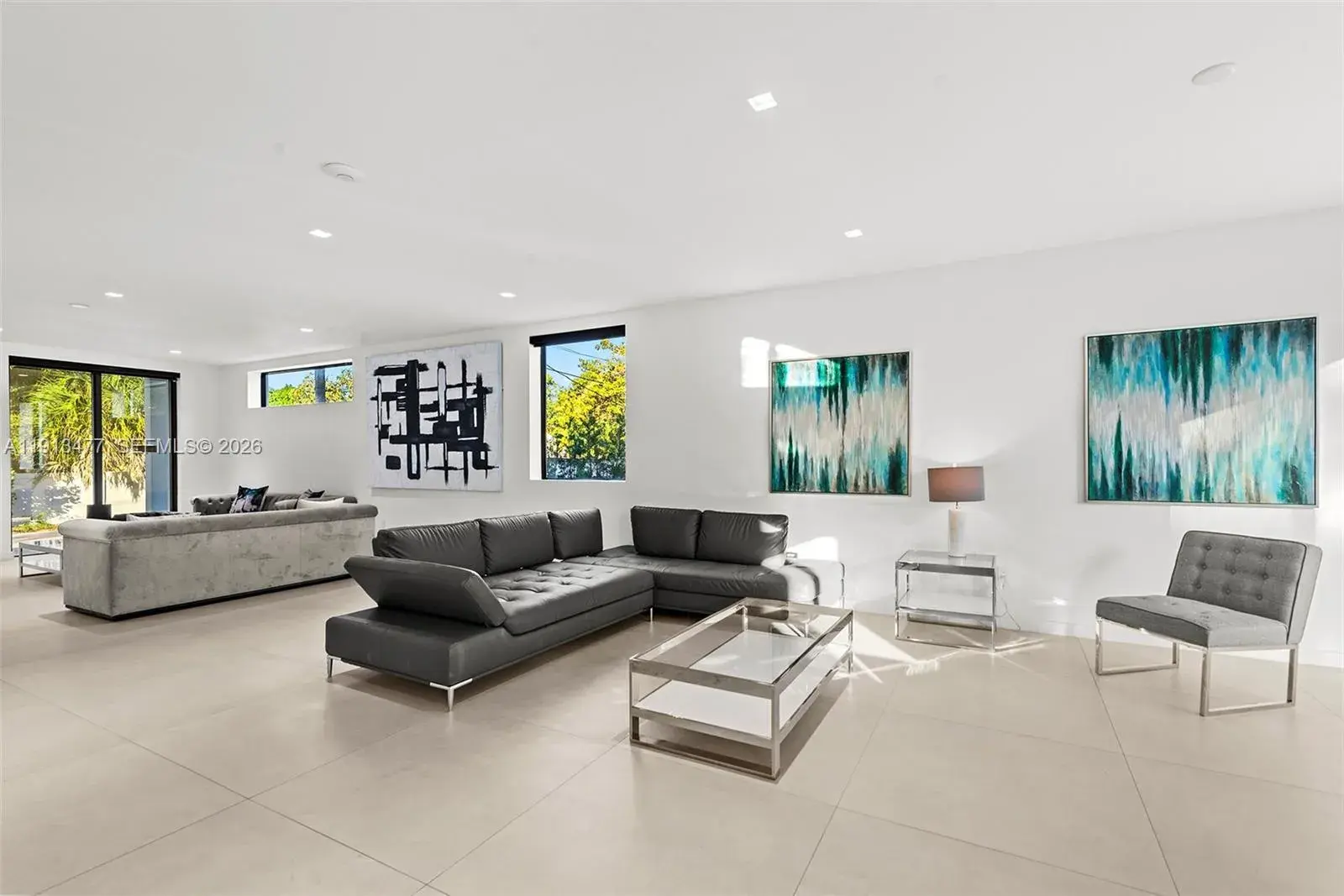 2572 NE 182nd Ter, North Miami Beach FL 33160