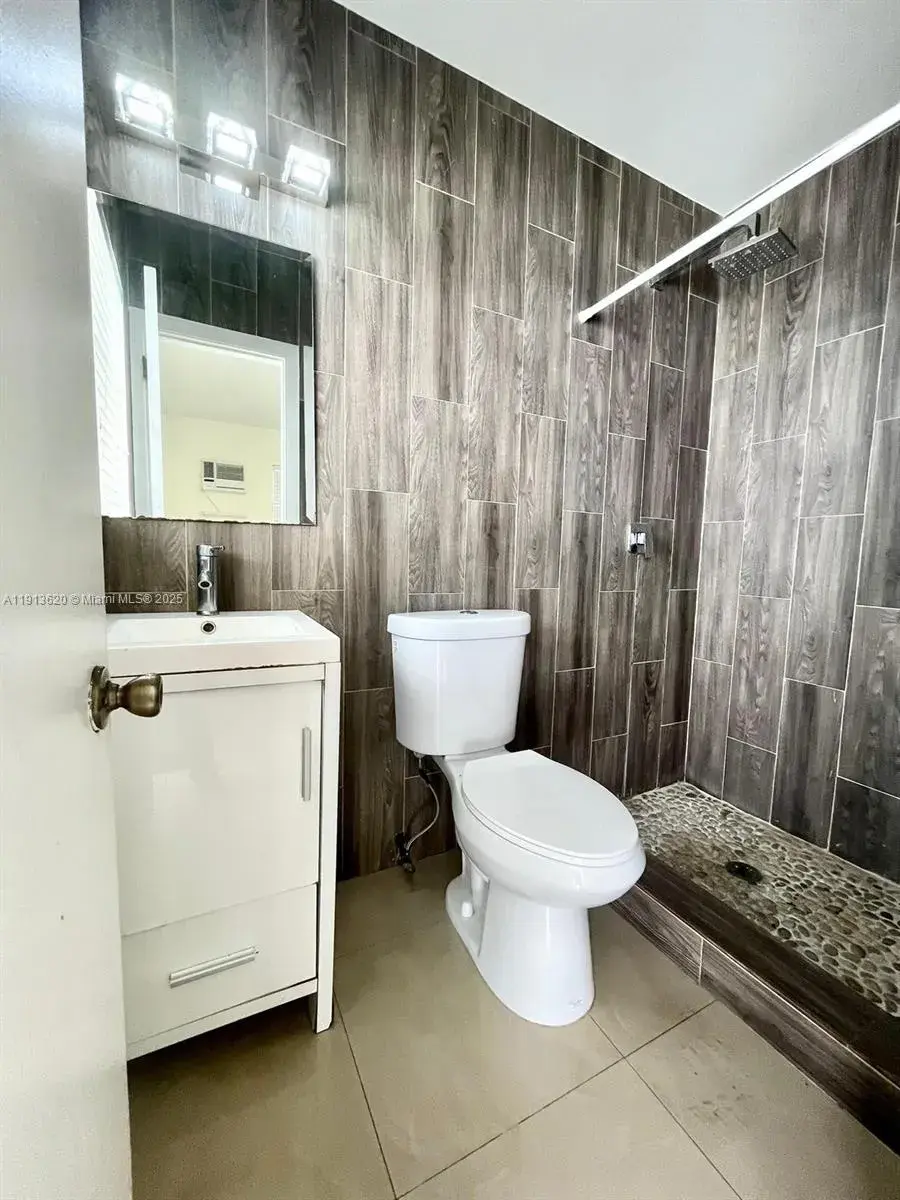 2031 Jackson St # 4, Hollywood FL 33020