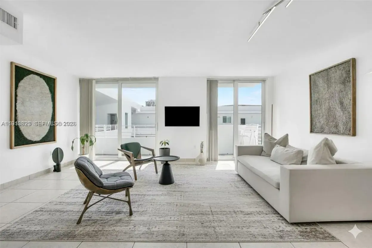1 bedroom 1 bath Residential for sale at 7800 Collins Ave # 502, Miami Beach FL 33141