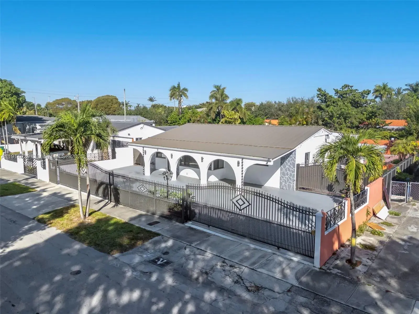 1861 SW 19th St, Miami FL 33145 photo 2
