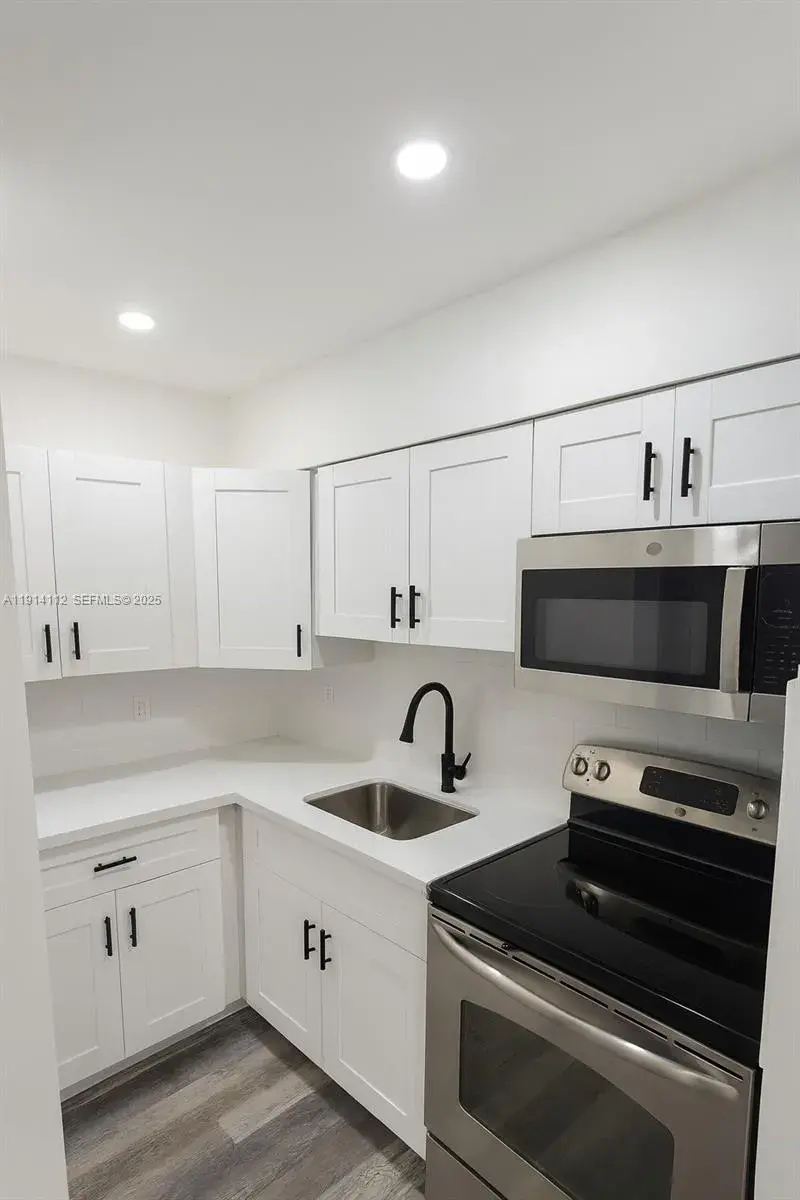 417 NW 2nd Ave # 0, Hallandale Beach FL 33009