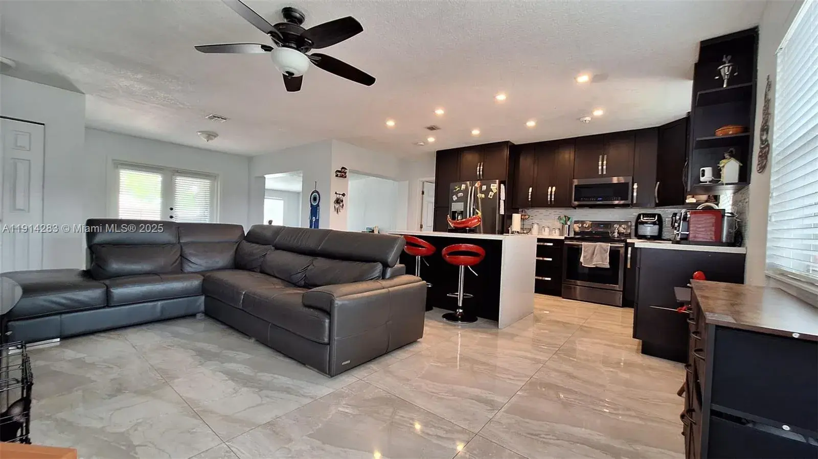 6810 Douglas St, Hollywood FL 33024
