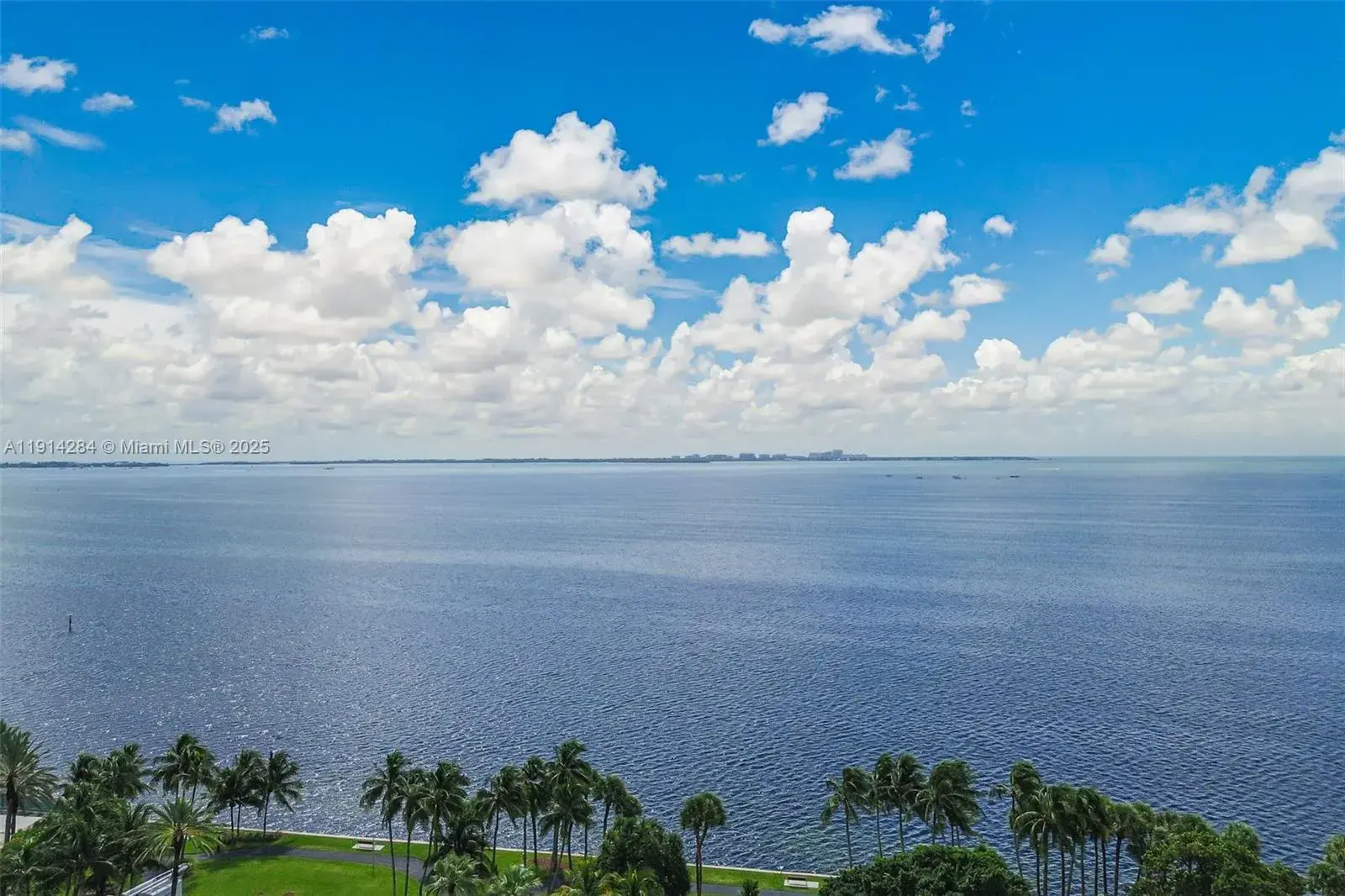 2 bedroom 2 bath Residential for sale at 2 Grove Isle Dr # B1507, Miami FL 33133