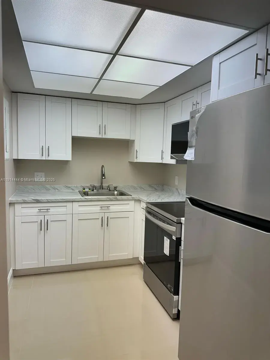 1 bedroom 1 bath Residential for sale at 5530 NW 44th St # 308C, Lauderhill FL 33319
