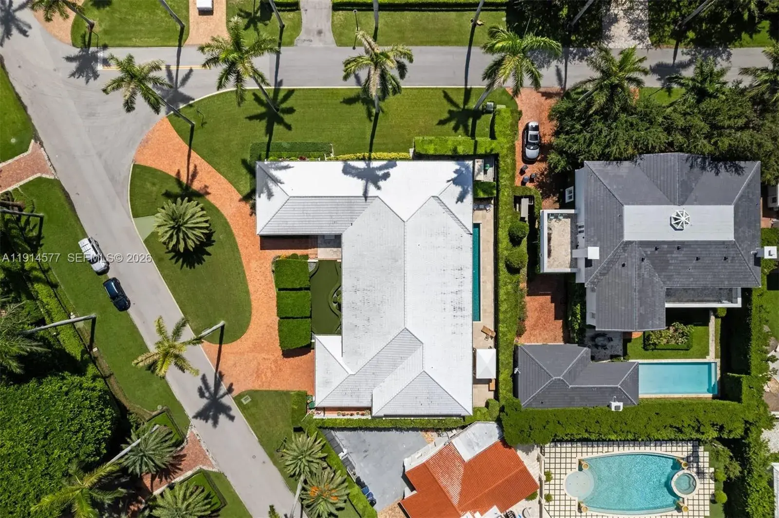 5 bedroom 5 bath for sale at 55 La Gorce Cir, Miami Beach FL 33141