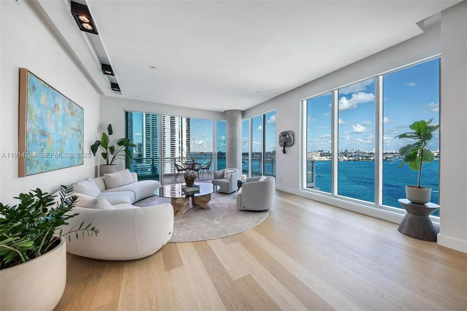 2 bedroom 2 bath Residential for sale at 900 Brickell Key Blvd # 1403, Miami FL 33131