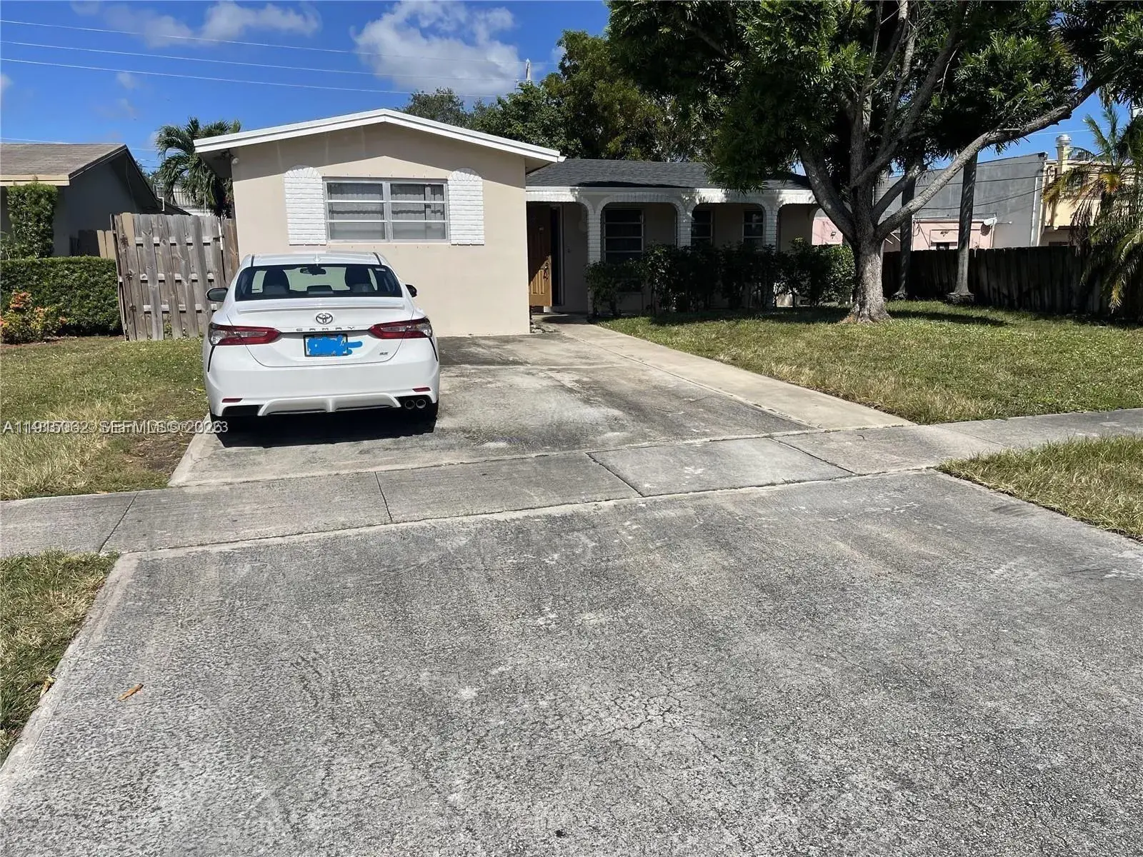 4315 Harrison St, Hollywood FL 33021